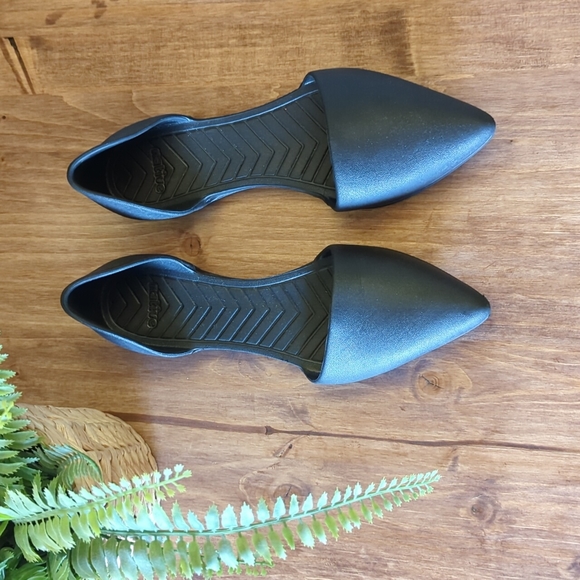 Native Audrey Size 7 Black Pointed Toe Flats - Picture 1 of 9